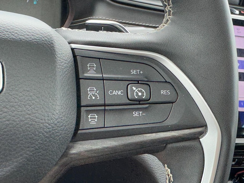 Jeep Grand Cherokee 4xe Vehicle Full-screen Gallery Image 20