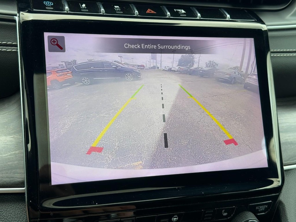 Jeep Grand Cherokee 4xe Vehicle Full-screen Gallery Image 24