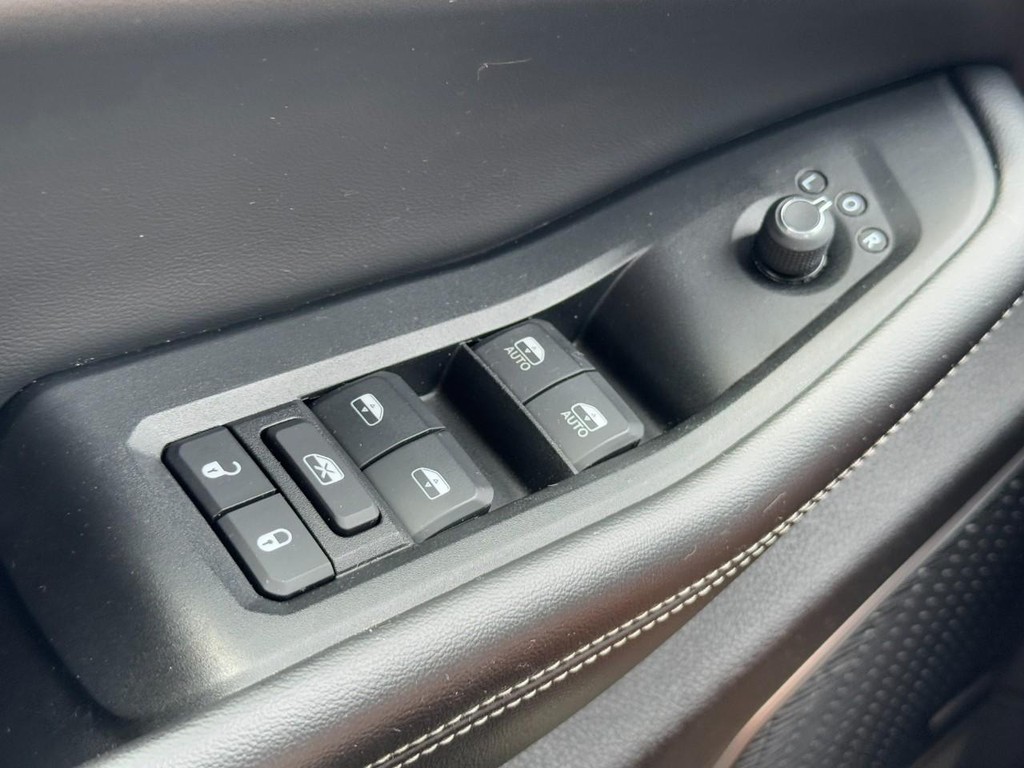 Jeep Grand Cherokee 4xe Vehicle Full-screen Gallery Image 25