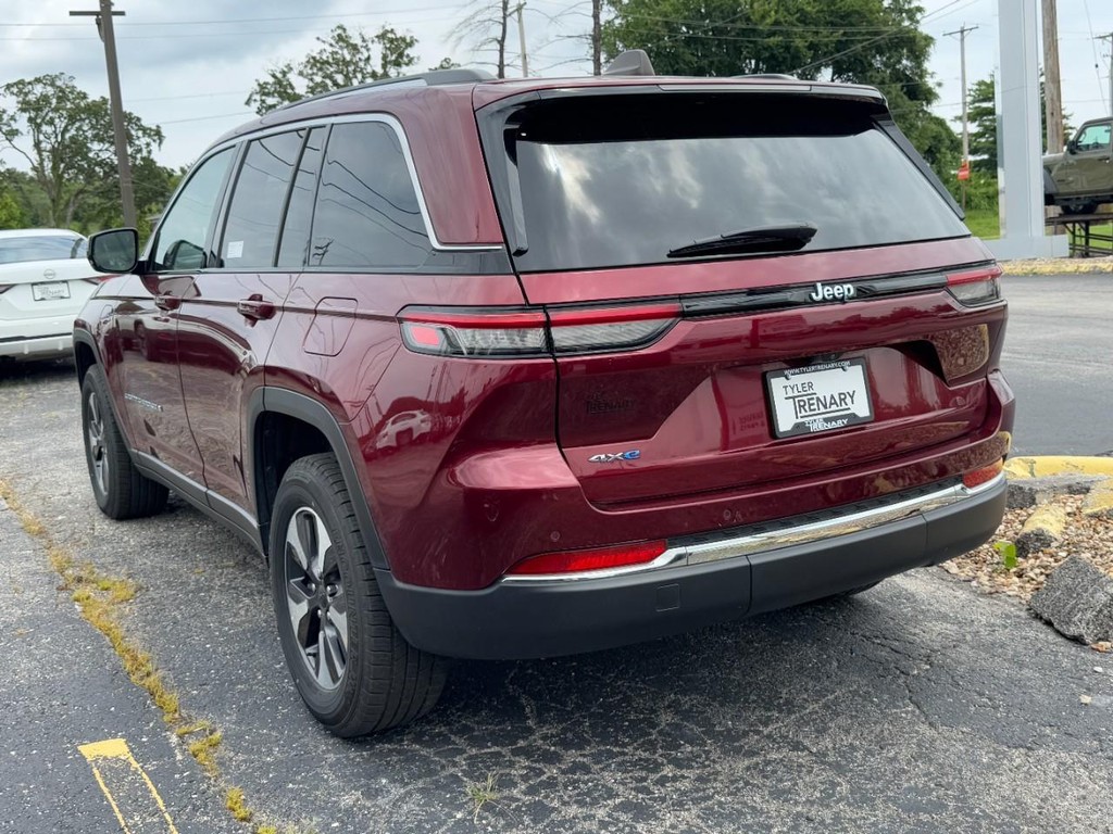 Jeep Grand Cherokee 4xe Vehicle Full-screen Gallery Image 07