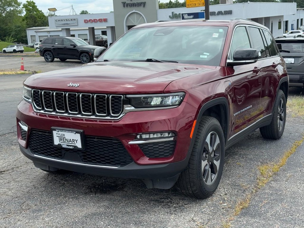 Jeep Grand Cherokee 4xe Vehicle Full-screen Gallery Image 10