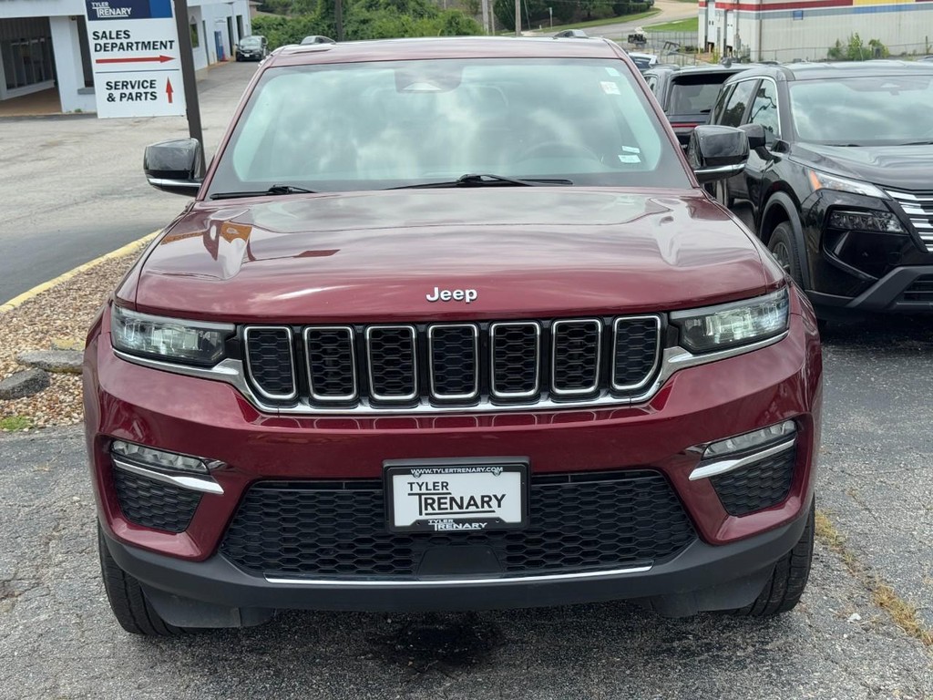 Jeep Grand Cherokee 4xe Vehicle Full-screen Gallery Image 11