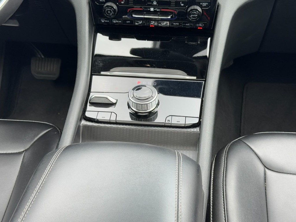 Jeep Grand Cherokee 4xe Vehicle Full-screen Gallery Image 16