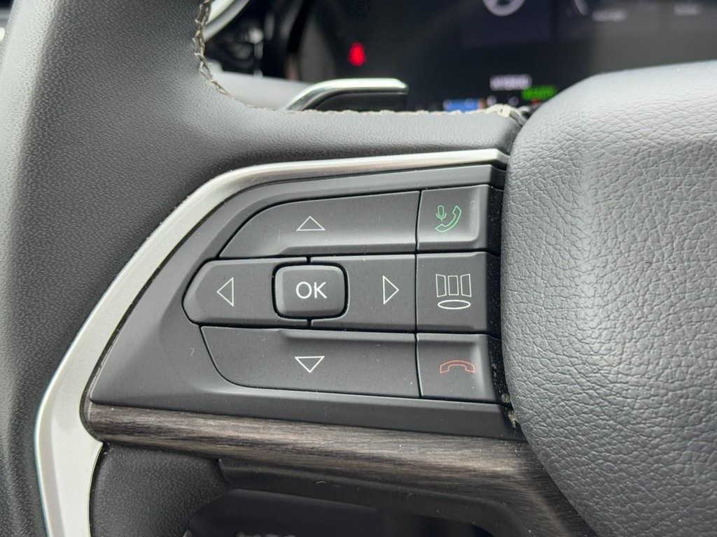 Jeep Grand Cherokee 4xe Vehicle Full-screen Gallery Image 19