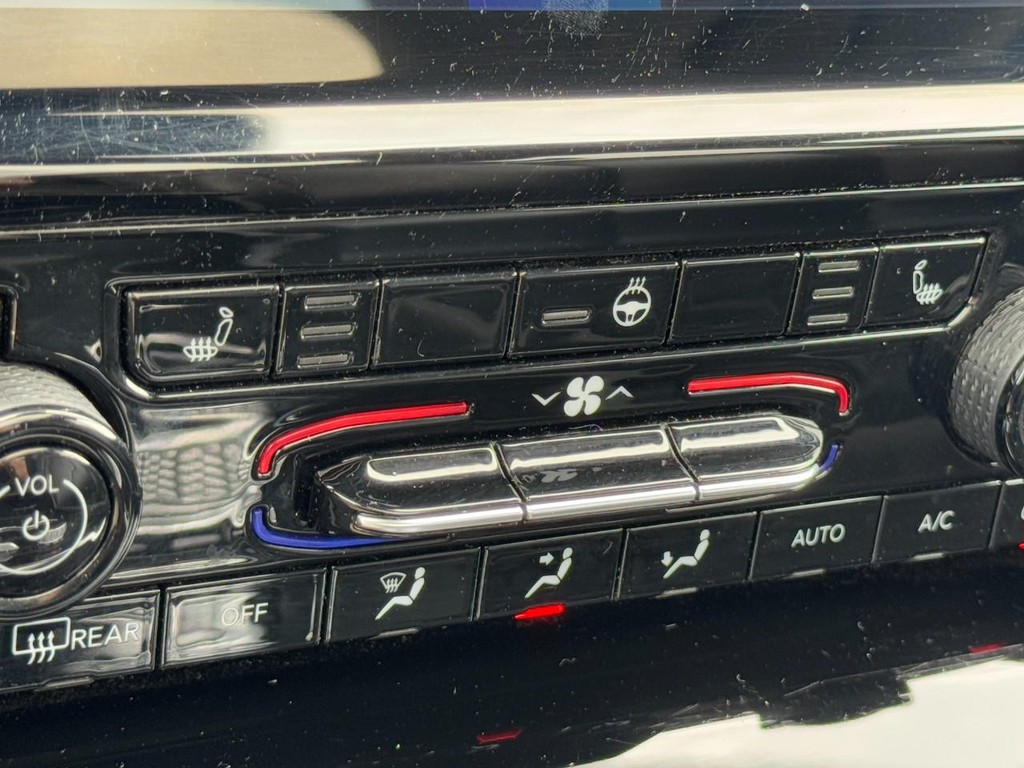 Jeep Grand Cherokee 4xe Vehicle Full-screen Gallery Image 22