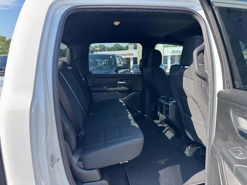 Ram 1500 Vehicle Full-screen Gallery Image 06