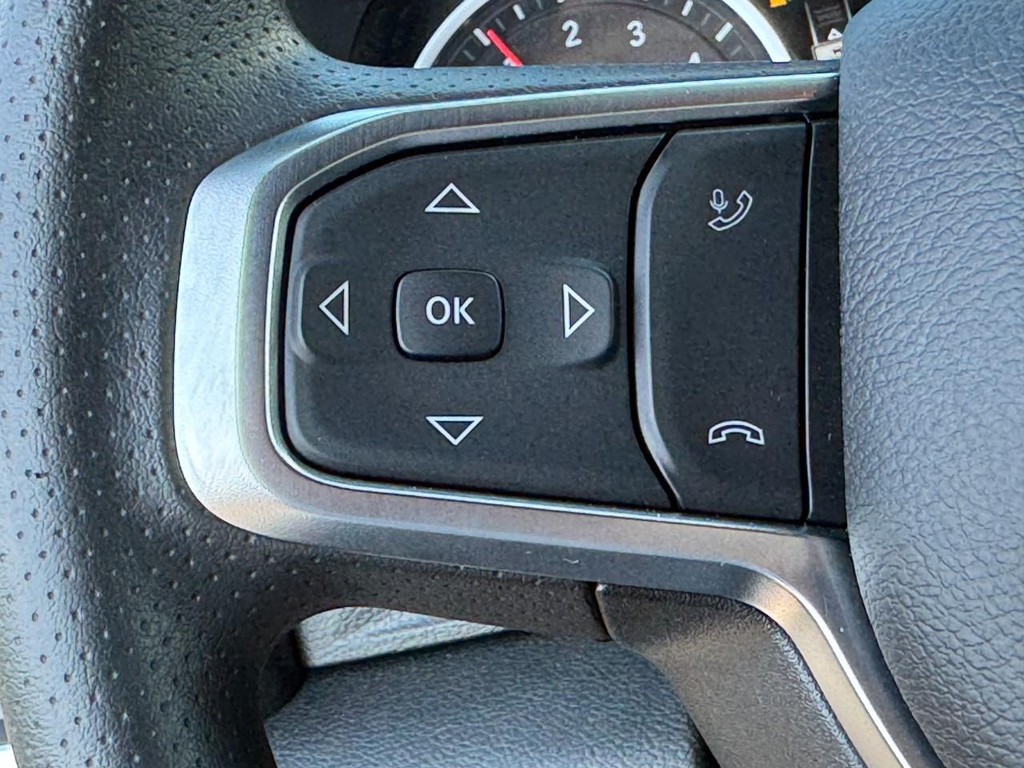 Ram 1500 Vehicle Full-screen Gallery Image 12