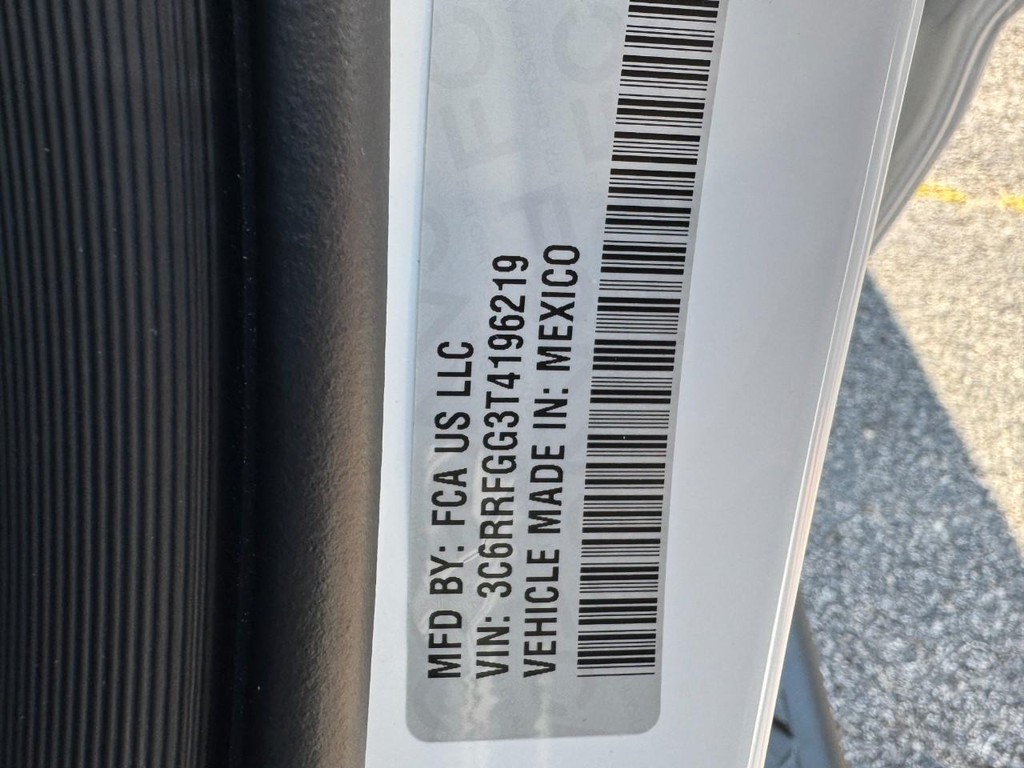 Ram 1500 Vehicle Full-screen Gallery Image 18