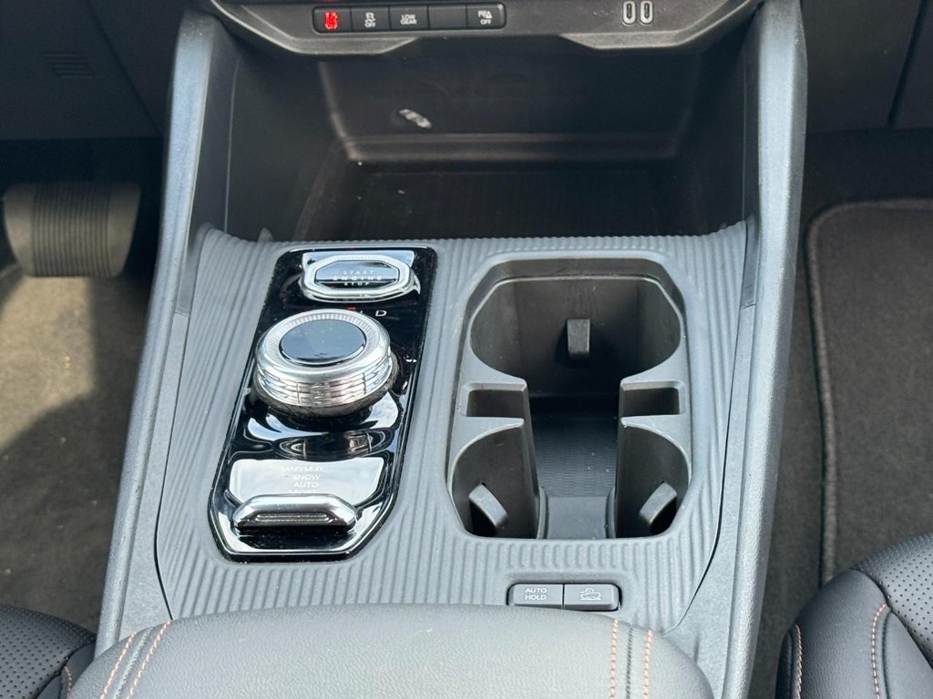 Jeep Cherokee Vehicle Full-screen Gallery Image 11