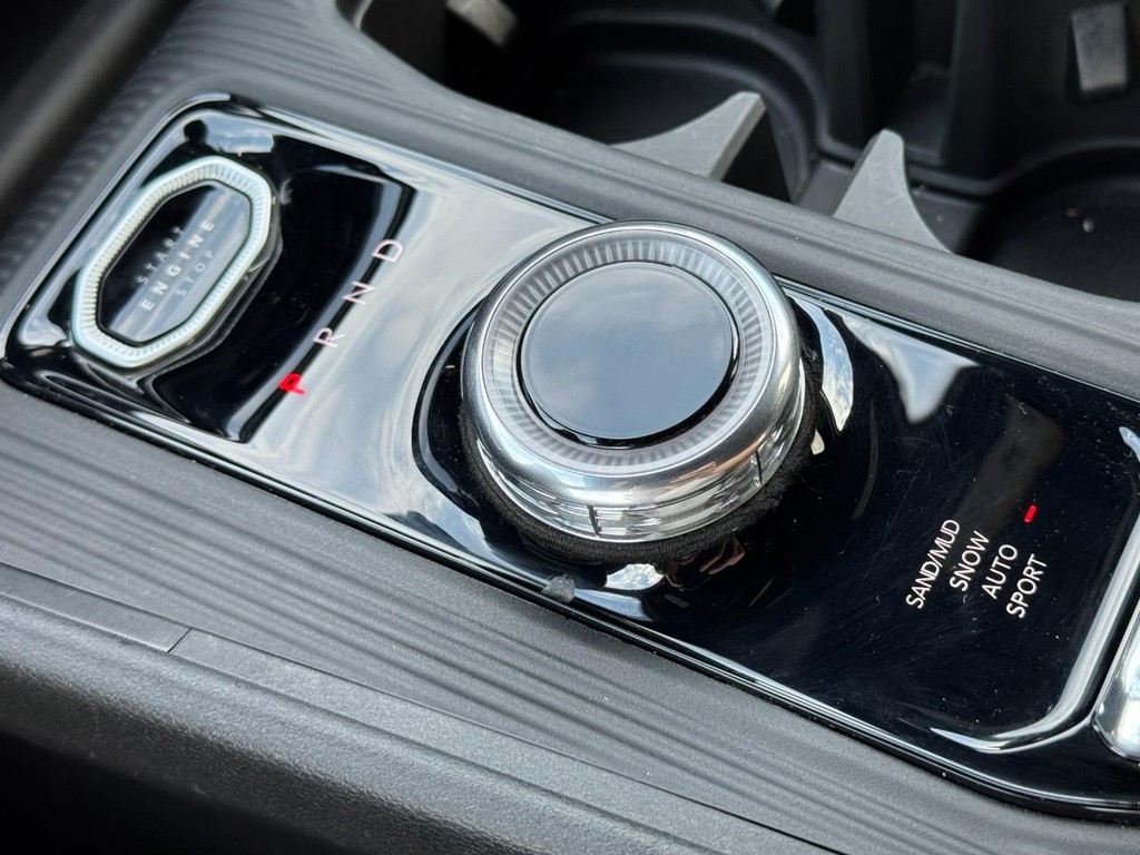 Jeep Cherokee Vehicle Full-screen Gallery Image 14