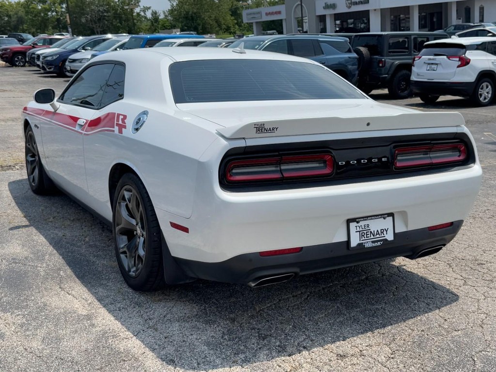 Dodge Challenger Vehicle Full-screen Gallery Image 07