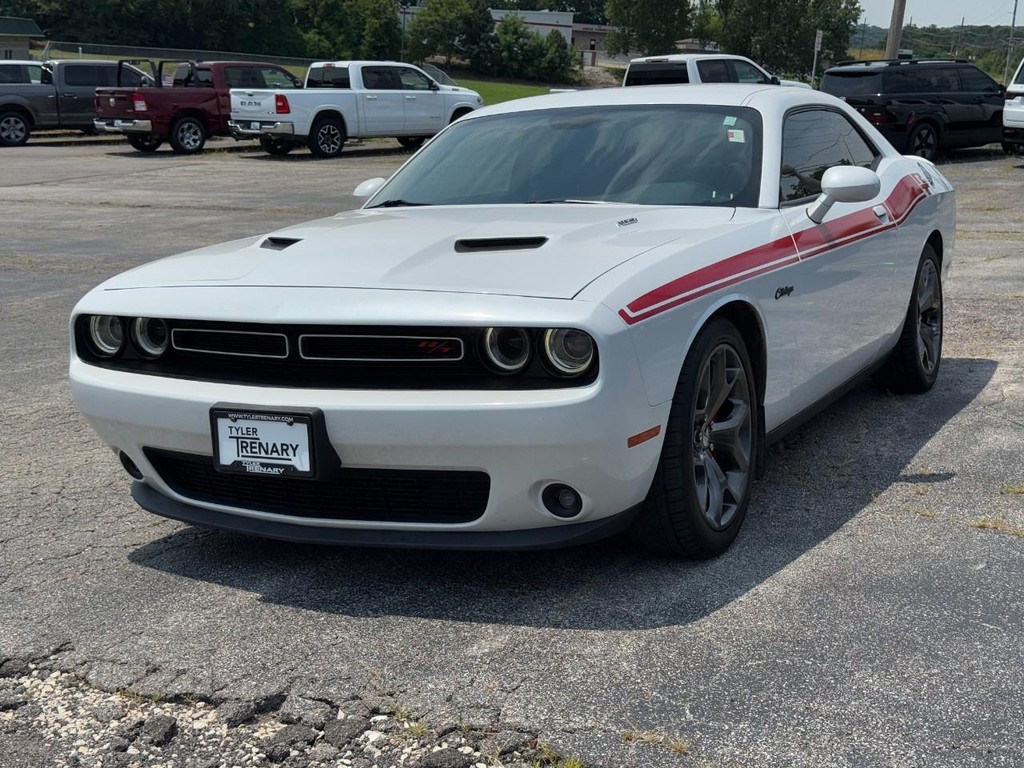 Dodge Challenger Vehicle Full-screen Gallery Image 10