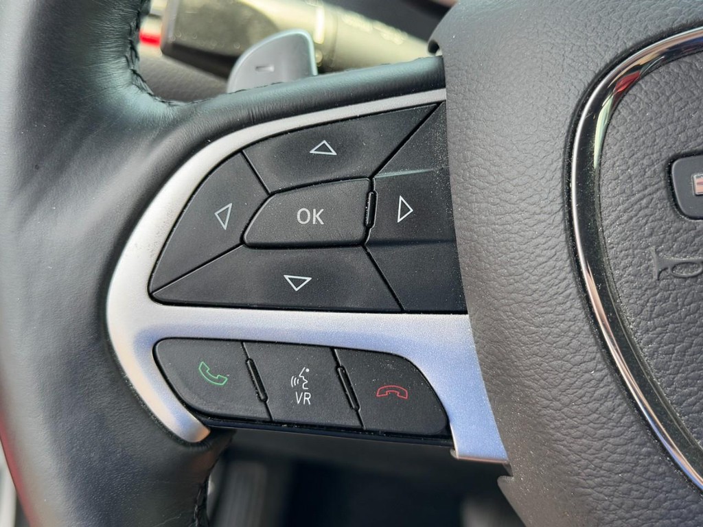 Dodge Challenger Vehicle Full-screen Gallery Image 19