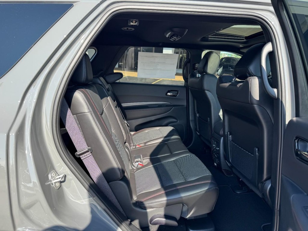 Dodge Durango Vehicle Full-screen Gallery Image 06