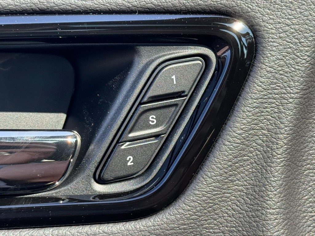 Dodge Durango Vehicle Full-screen Gallery Image 13