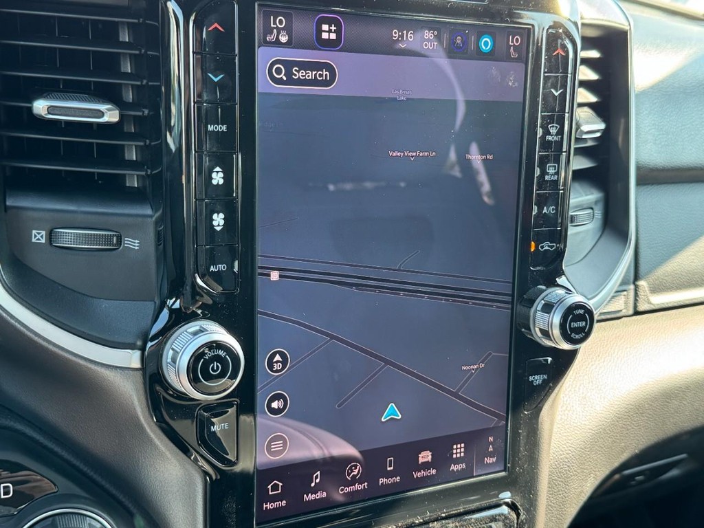 Ram 1500 Vehicle Full-screen Gallery Image 17
