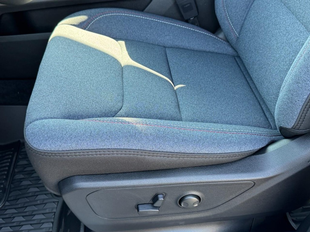 Ram 1500 Vehicle Full-screen Gallery Image 19