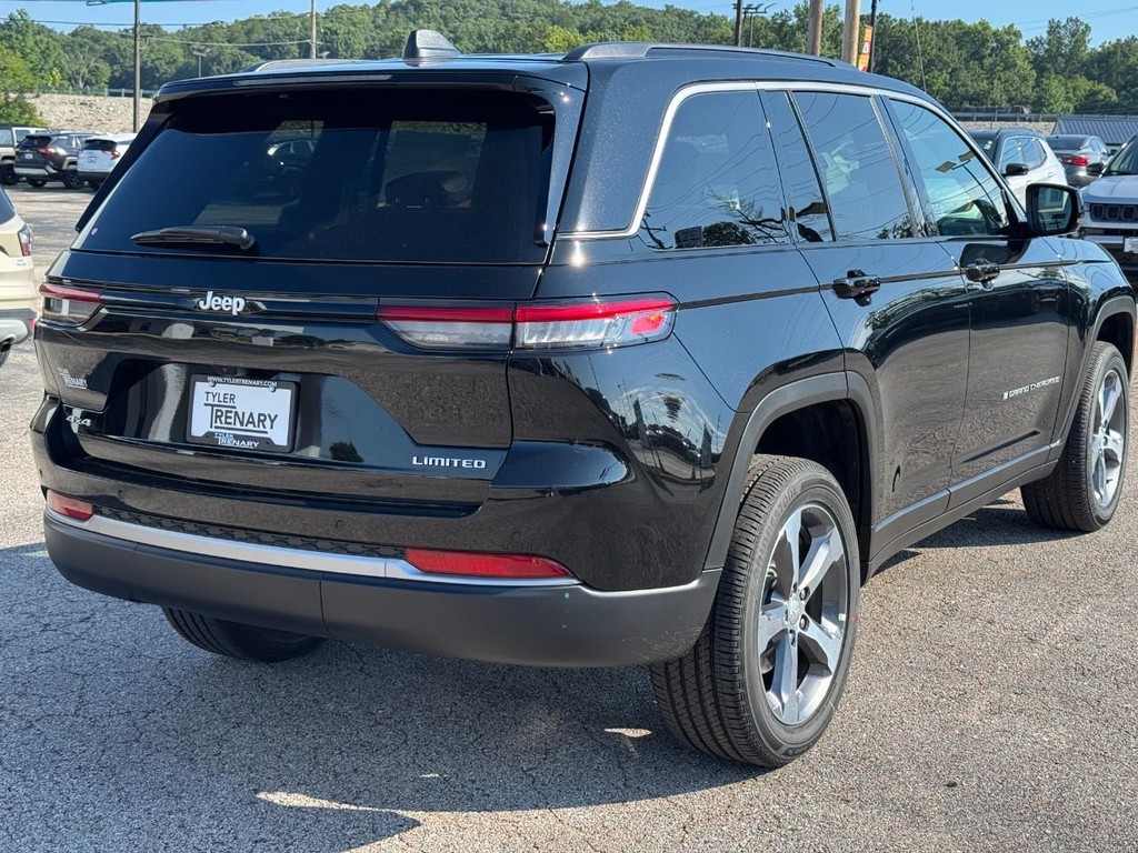 Jeep Grand Cherokee Vehicle Full-screen Gallery Image 04