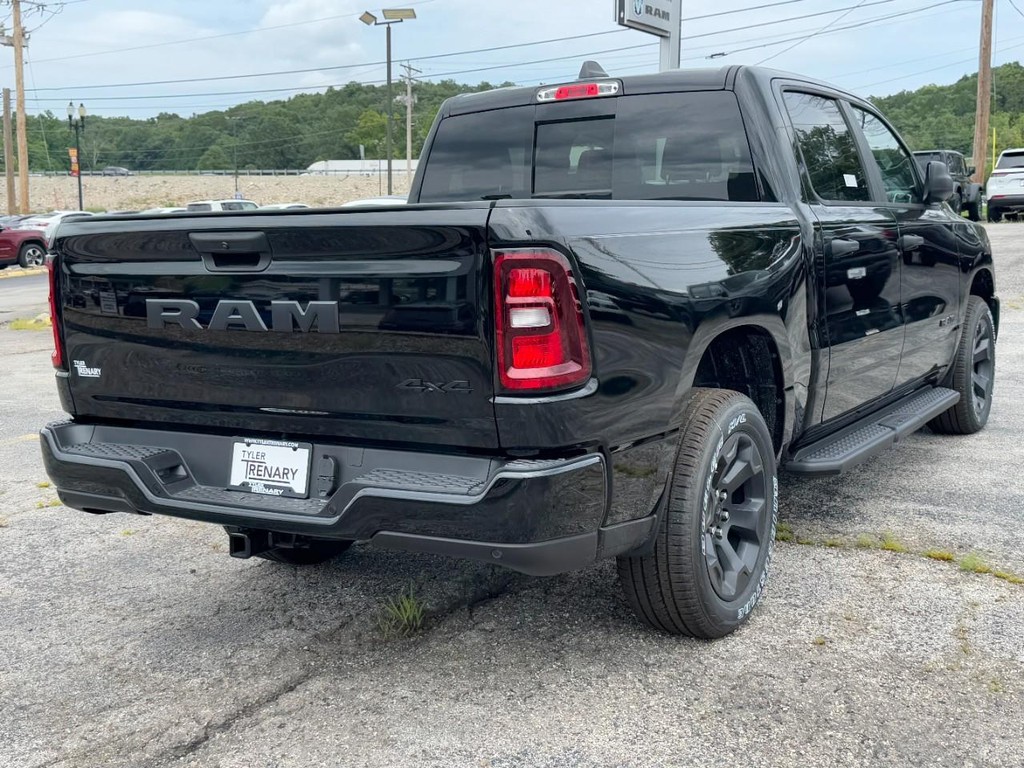 Ram 1500 Vehicle Full-screen Gallery Image 04