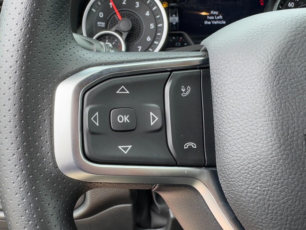 Ram 1500 Vehicle Full-screen Gallery Image 12