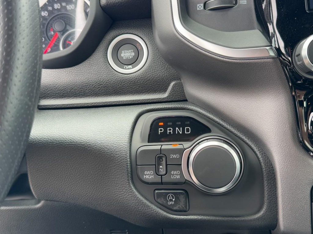 Ram 1500 Vehicle Full-screen Gallery Image 14