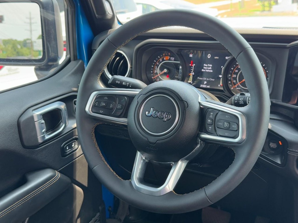 Jeep Wrangler Vehicle Full-screen Gallery Image 14