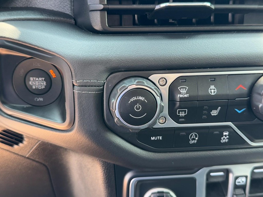 Jeep Wrangler Vehicle Full-screen Gallery Image 22