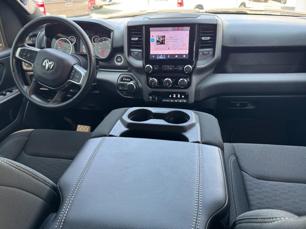 Ram 1500 Vehicle Full-screen Gallery Image 13
