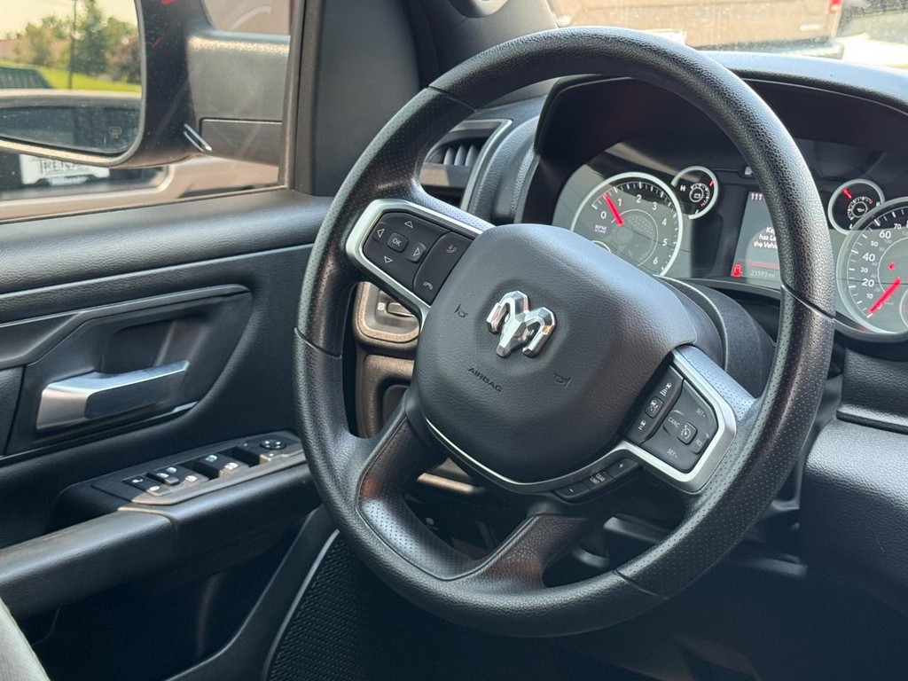 Ram 1500 Vehicle Full-screen Gallery Image 14
