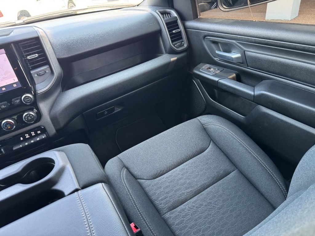 Ram 1500 Vehicle Full-screen Gallery Image 17