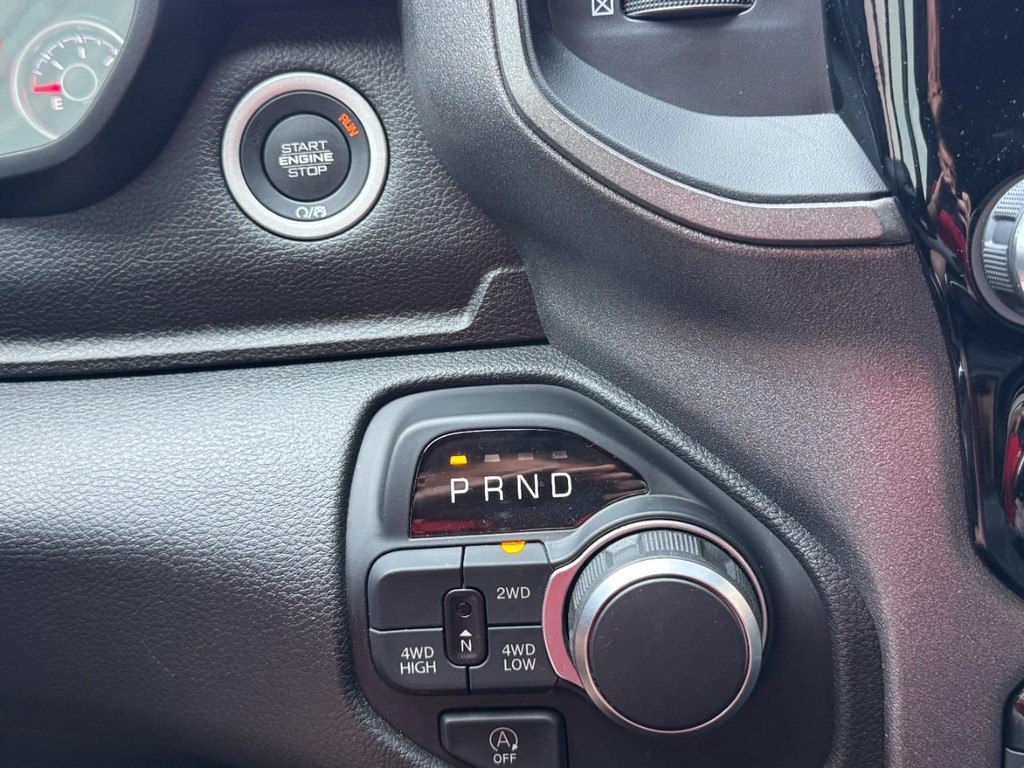 Ram 1500 Vehicle Full-screen Gallery Image 21