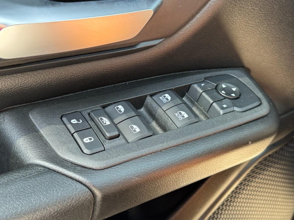 Ram 1500 Vehicle Full-screen Gallery Image 23