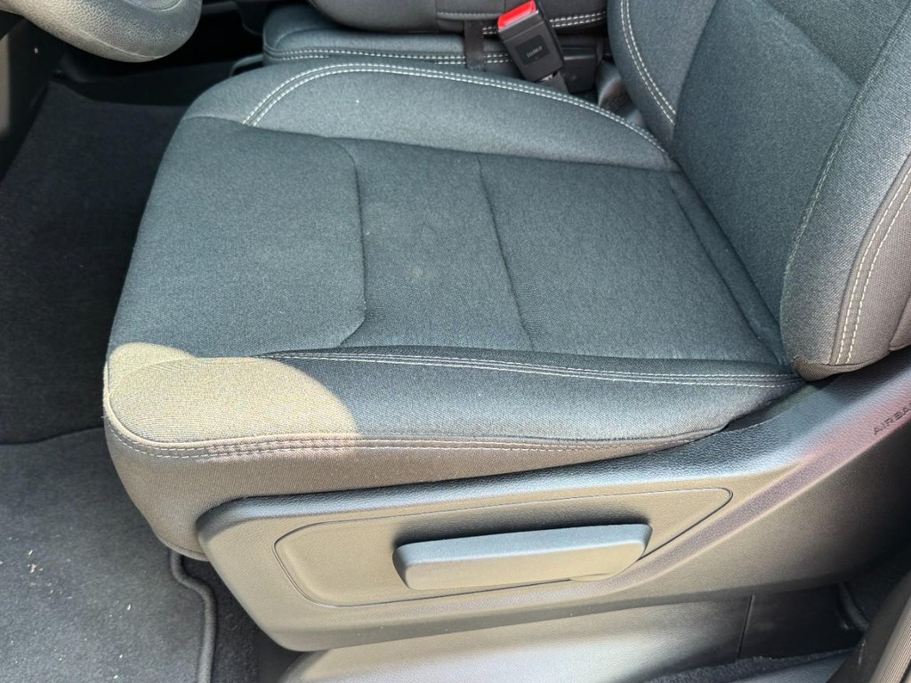 Ram 1500 Vehicle Full-screen Gallery Image 24