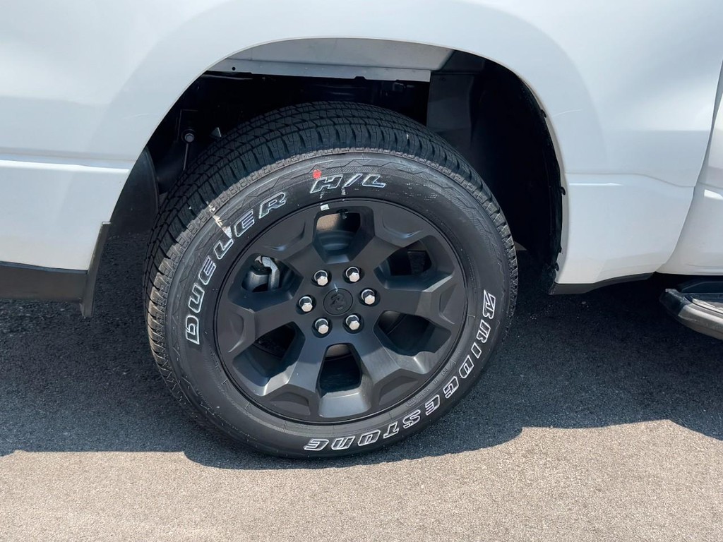 Ram 1500 Vehicle Full-screen Gallery Image 05