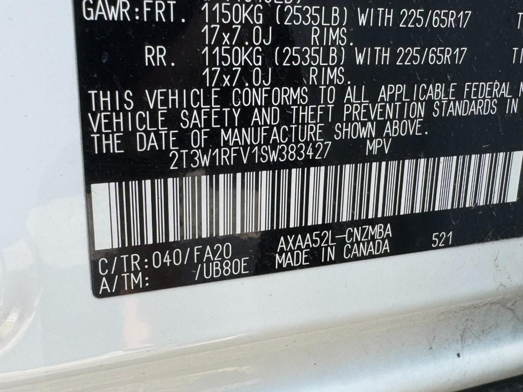 Toyota RAV4 Vehicle Full-screen Gallery Image 25