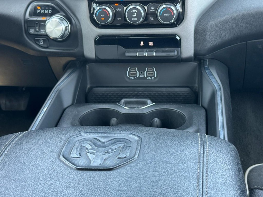 Ram 1500 Vehicle Full-screen Gallery Image 16