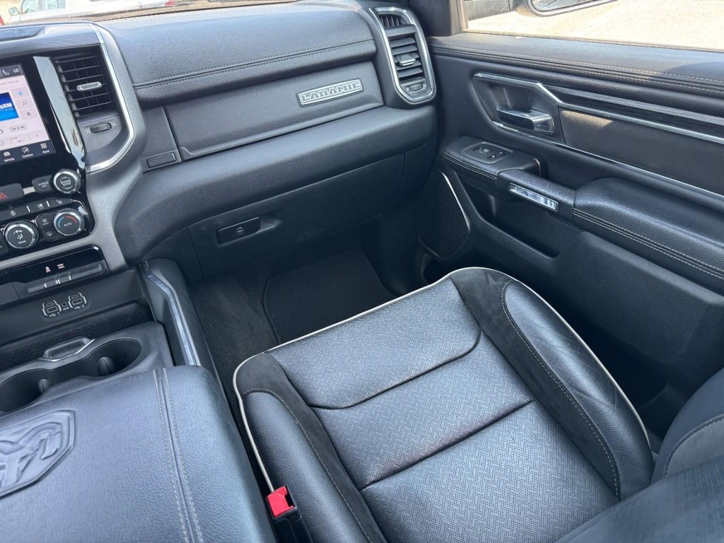 Ram 1500 Vehicle Full-screen Gallery Image 17