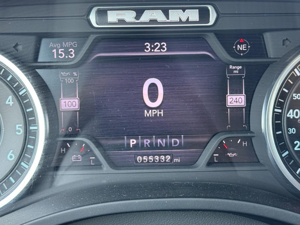 Ram 1500 Vehicle Full-screen Gallery Image 21