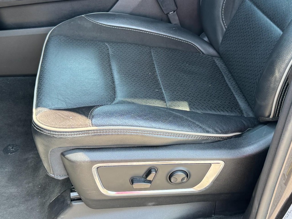 Ram 1500 Vehicle Full-screen Gallery Image 27