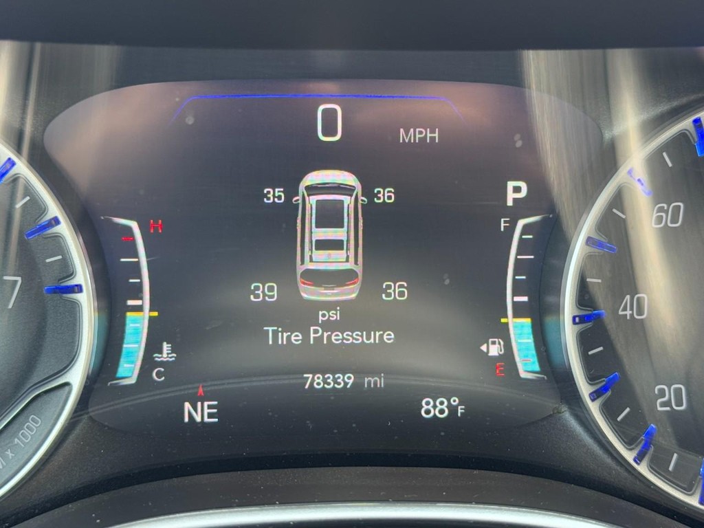 Chrysler Pacifica Vehicle Full-screen Gallery Image 22