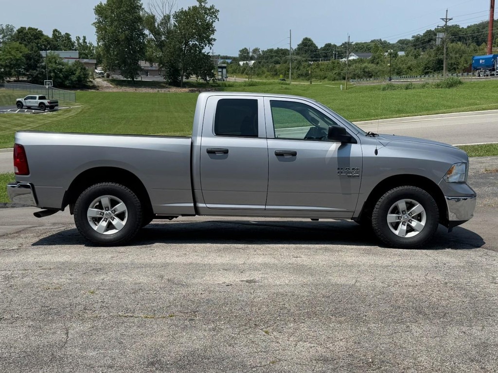 Ram 1500 Classic Vehicle Full-screen Gallery Image 02