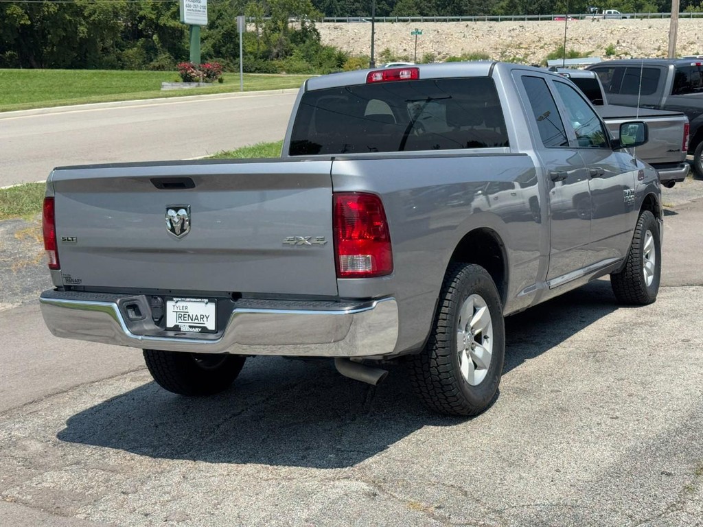 Ram 1500 Classic Vehicle Full-screen Gallery Image 04