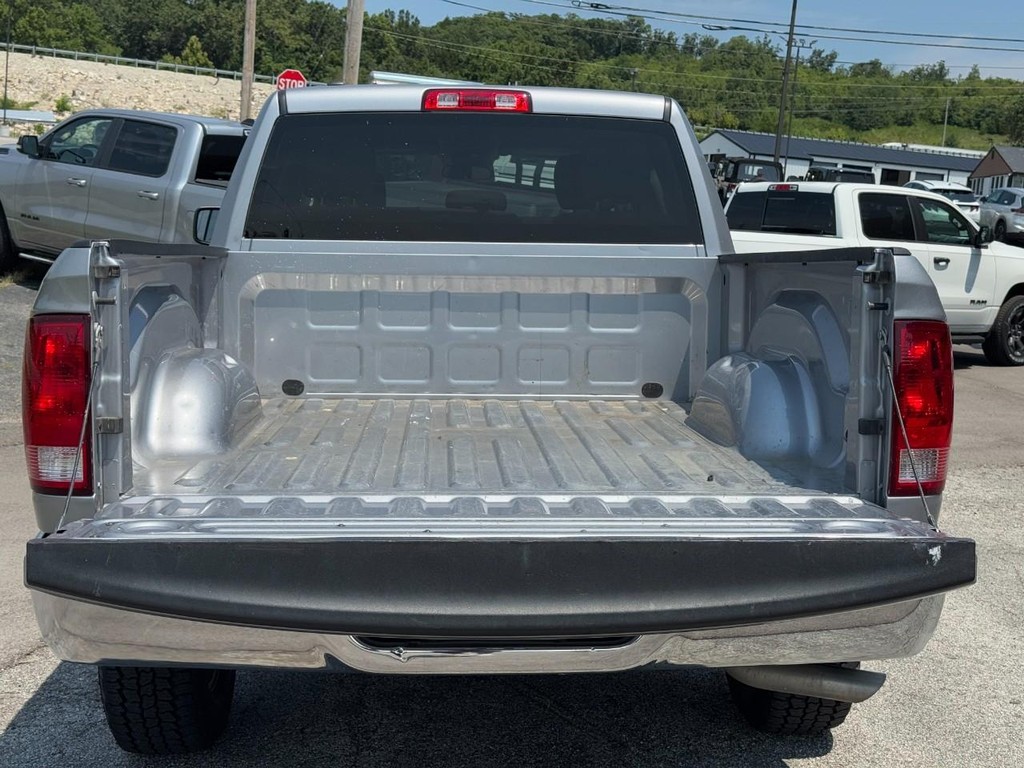 Ram 1500 Classic Vehicle Full-screen Gallery Image 06