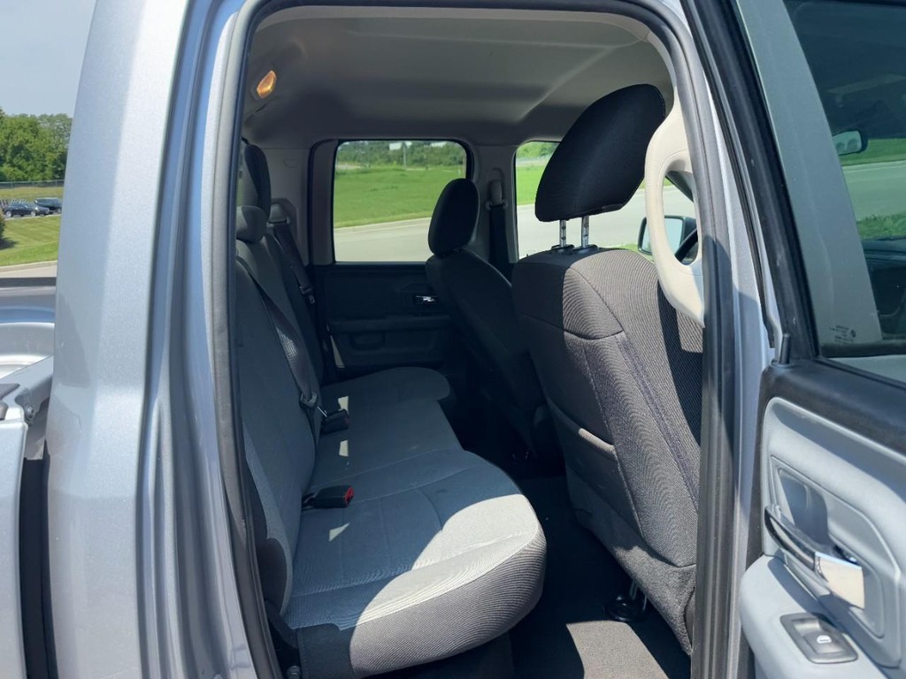 Ram 1500 Classic Vehicle Full-screen Gallery Image 12