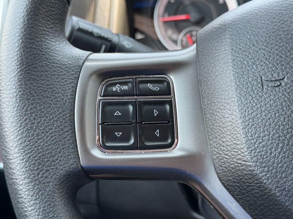 Ram 1500 Classic Vehicle Full-screen Gallery Image 18