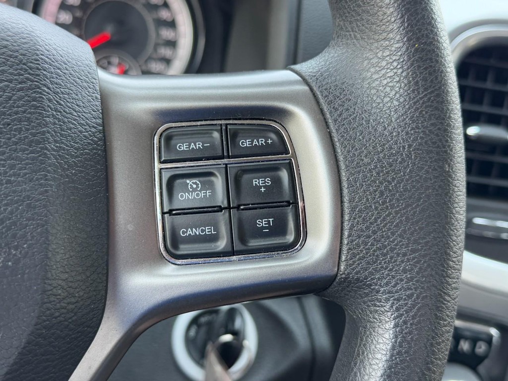 Ram 1500 Classic Vehicle Full-screen Gallery Image 19