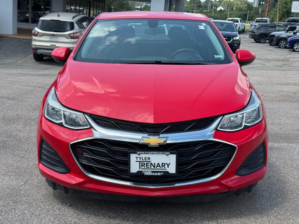 Chevrolet Cruze Vehicle Full-screen Gallery Image 11