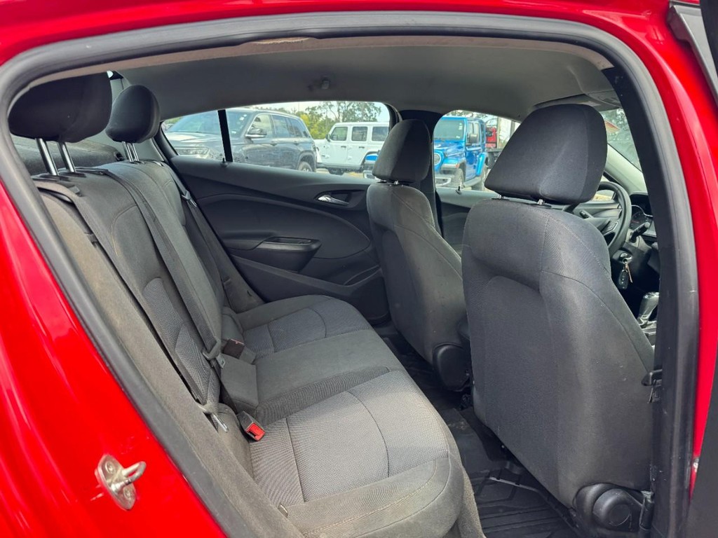Chevrolet Cruze Vehicle Full-screen Gallery Image 12