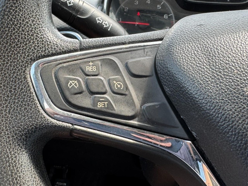 Chevrolet Cruze Vehicle Full-screen Gallery Image 18