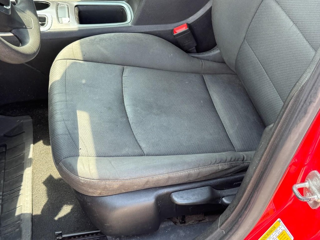 Chevrolet Cruze Vehicle Full-screen Gallery Image 24
